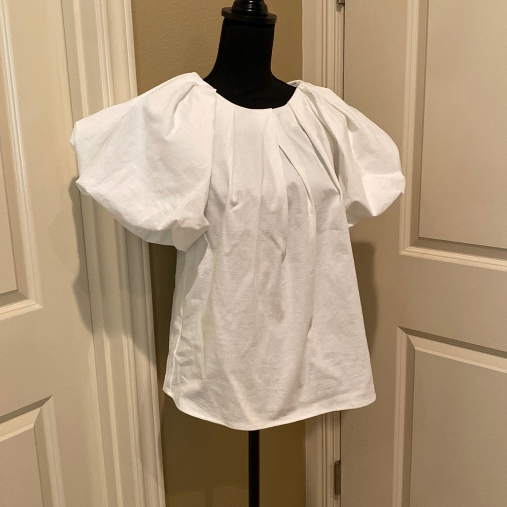 White Entro bubble sleeves top